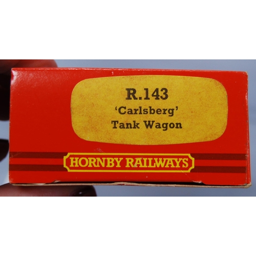 286 - Group of Hornby and Tri-ang OO gauge scale models and wagons to include R.739 breakdown 75 ton crane... 