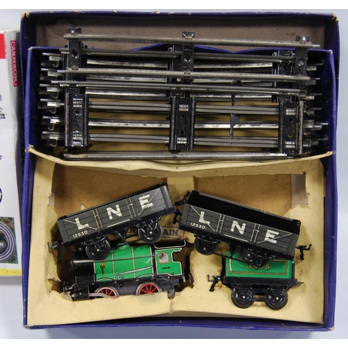 287 - Hornby Mainline Steam boxed OO gauge electric train set, R1032, contains the Class B12 locomotive an... 