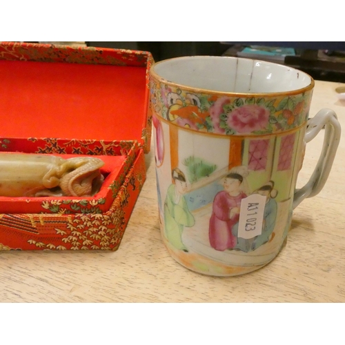 231 - 19th century Chinese Canton style mug (a/f), a boxed seal set and a blue and white bowl.