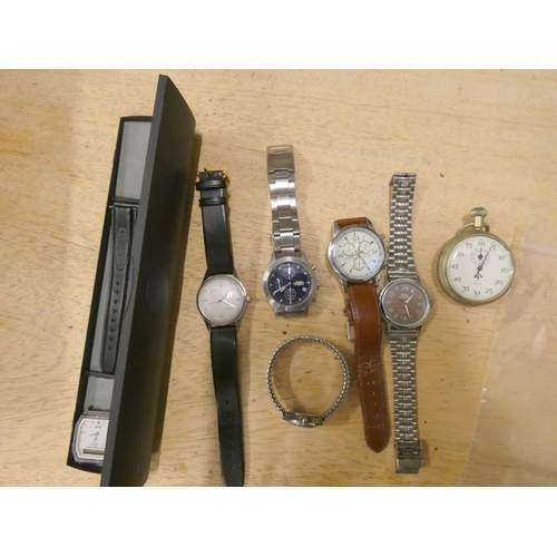 237 - Bag of various watches to include Geneva, Casio, Sekonda etc.