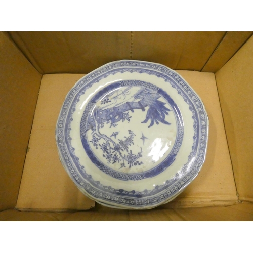 242 - Box of blue & white Chinese plates.