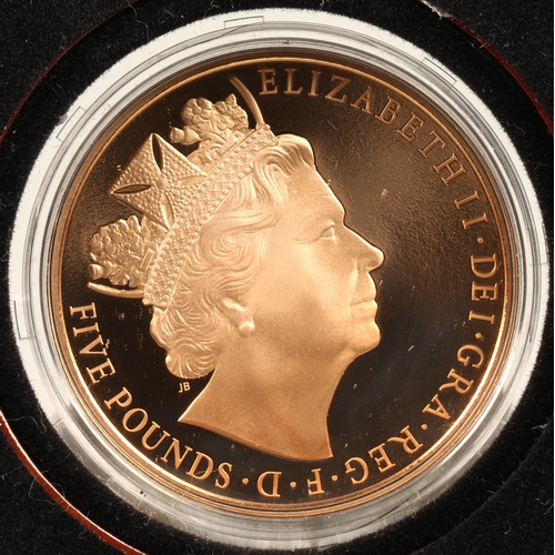 158 - The Royal Mint Gold proof crown. The Longest Reigning Monarch 2015, with case, 39.94 grams no 226/15... 