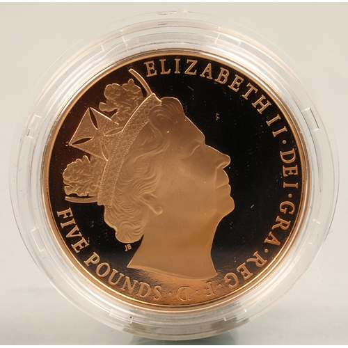 158 - The Royal Mint Gold proof crown. The Longest Reigning Monarch 2015, with case, 39.94 grams no 226/15... 