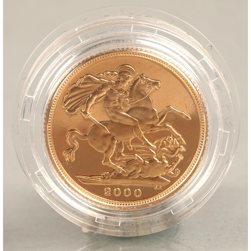 129 - Gold proof sovereign 2000 with case and outer box, 8 grams.