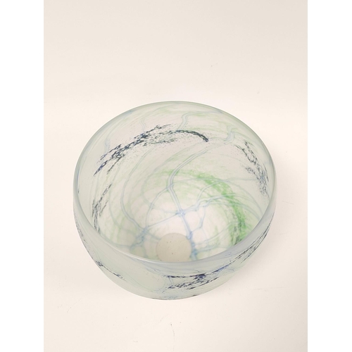 416 - Siddy Langley (British)Lizard design frosted glass bowl, decorated with blue abstract lizards, signe... 