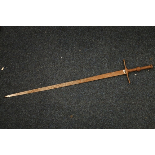 129 - Reproduction long sword, 116cm long.