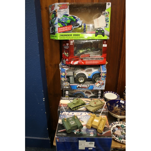 131 - Remote control model vehicles to include a Nico Monster Truck, an Airhogs Thundertracks, a Propel RC... 