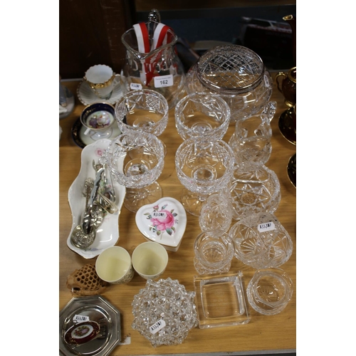 162 - Cut-glass ware to include a rose bowl, a jug, four stemmed glasses, also a Spode heart-shaped trinke... 