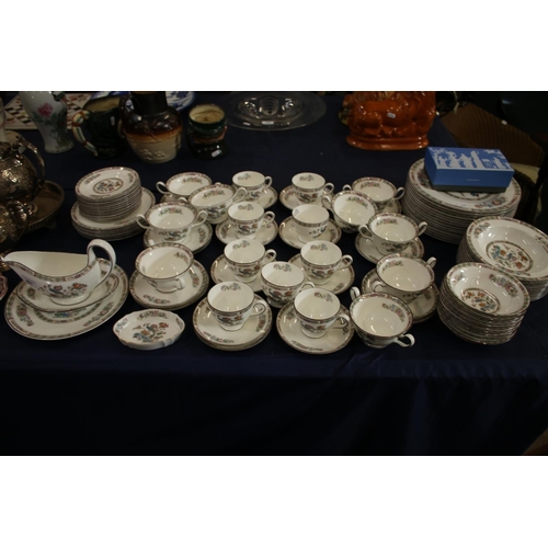 201 - Wedgwood Kutani Crane dinner and tea service comprising soup coupes and stands, cups and saucers, di... 