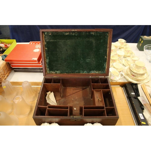 221 - 19th century mahogany table box, 50cm.