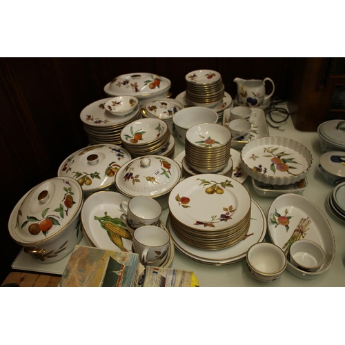 248 - Royal Worcester Evesham to include tureen, gravy jugs, serving dishes, etc.