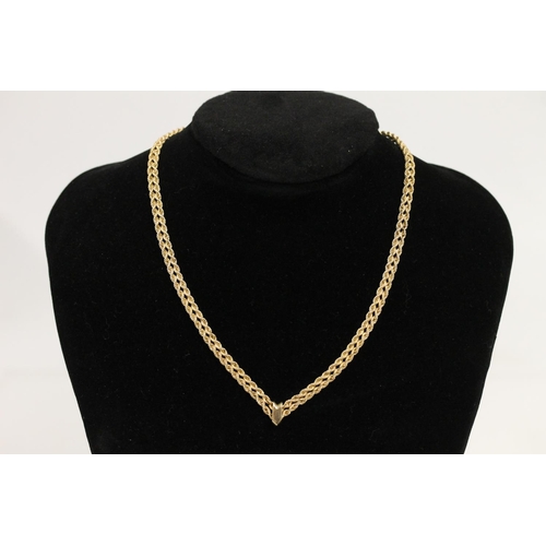 541 - 9ct gold double twisted rope chain necklace, 6.6g