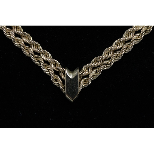 541 - 9ct gold double twisted rope chain necklace, 6.6g