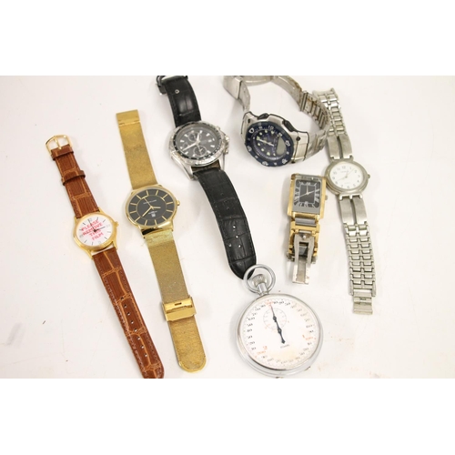 581 - Vintage gents wristwatches including Casio Waveceptor, Christian Lars, Pulsar Chronograph 100m etc. ... 