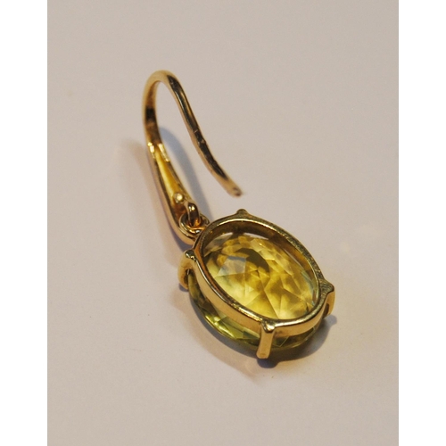 96 - Pair of yellow sapphire drop earrings, in gold, '18k'.