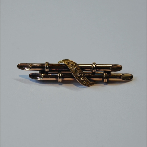 109 - Victorian gold double bar brooch, '15ct', 4.6g.