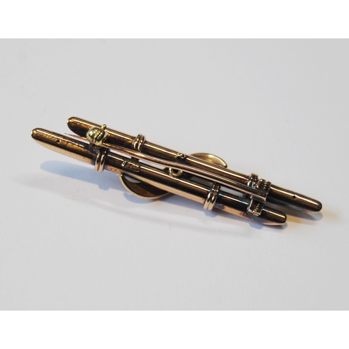 109 - Victorian gold double bar brooch, '15ct', 4.6g.