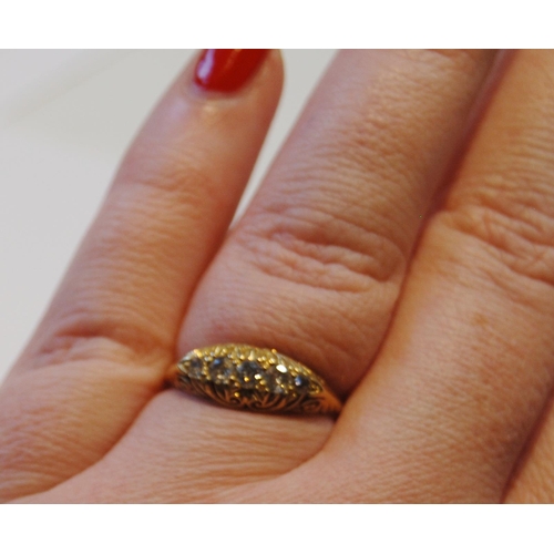 121 - Edwardian diamond five-stone ring with brilliants, in 18ct gold, size P, 3.8g.