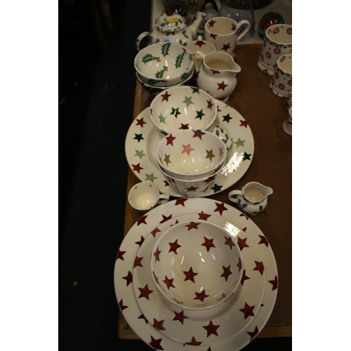 306 - Emma Bridgewater Pottery to include Holly design teapot and bowls, Star design jugs, plates, bowls, ... 