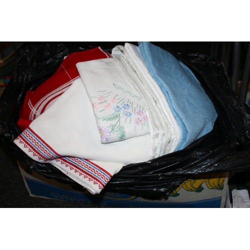 432 - Large quantity of linens.