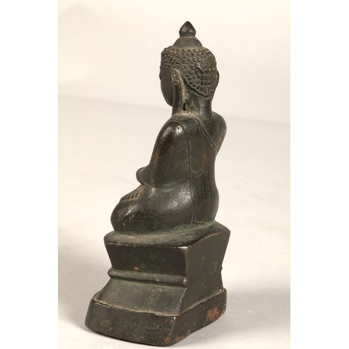 203 - Bronze figure of Buddha Shakyamuni, 17cm high.