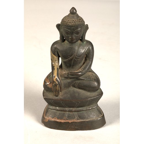 203 - Bronze figure of Buddha Shakyamuni, 17cm high.