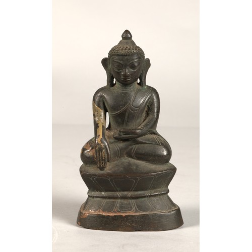 203 - Bronze figure of Buddha Shakyamuni, 17cm high.