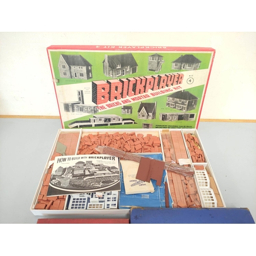 137 - Vintage boxed construction sets to include Brickplayer Kit 4, Bayko Building Set, and Meccano outfit... 