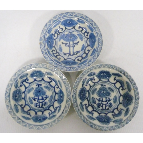 204 - Three Chinese Kraak porcelain shallow blue and white dishes (Kangxi), c. early 18th century, undergl... 