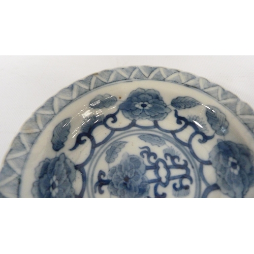 204 - Three Chinese Kraak porcelain shallow blue and white dishes (Kangxi), c. early 18th century, undergl... 