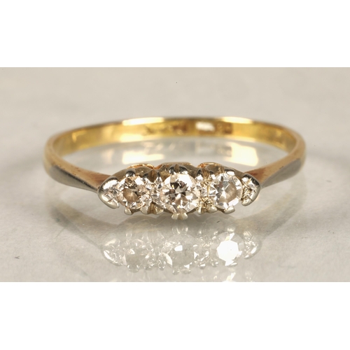 82 - 18 ct gold and diamond set ring size P