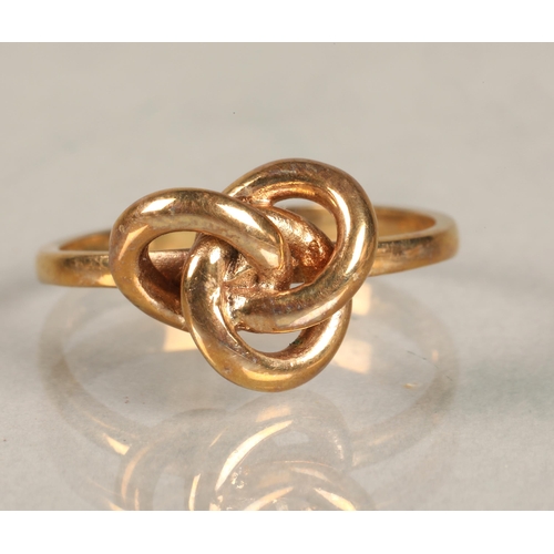 91 - 9 carat gold knot design ring, 3.4 grams, size P