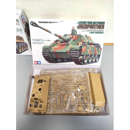 106 - Tamiya. Group of 1:35 scale models to include German Tiger I Tank No 194, Tank Destroyer Jagdpanther... 