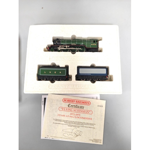 214 - Hornby Railways. Boxed 00 gauge R098 Flying Scotsman limited edition presentation set comprising of ... 