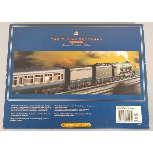 214 - Hornby Railways. Boxed 00 gauge R098 Flying Scotsman limited edition presentation set comprising of ... 