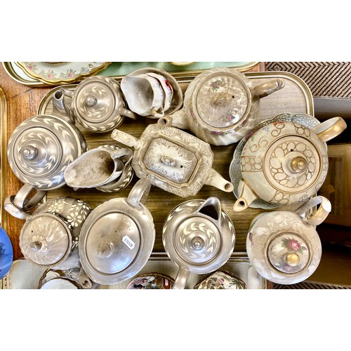 286 - Assorted teaware to include Sadler, Royal Winton, Roslyn, etc