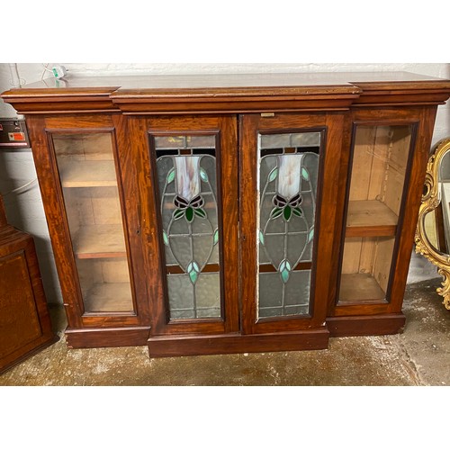 540 - Breakfront sideboard with stained glass doors, approx. dimensions - H 110cm, W 150cm, D 40cm