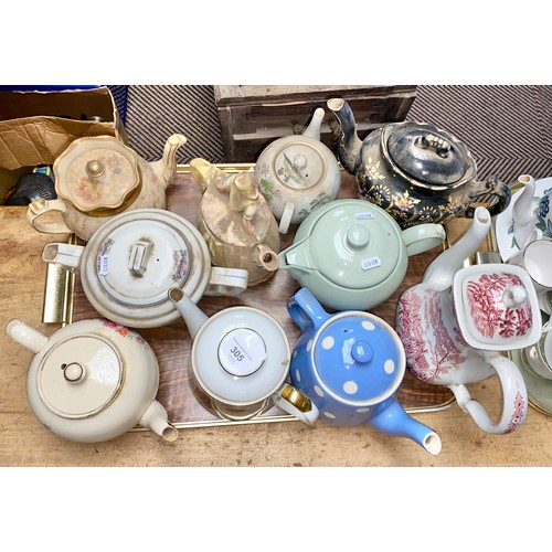 305 - Various teapots to include Spode, etc