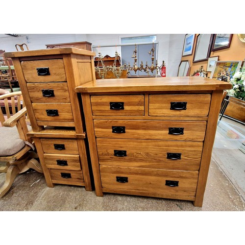 582 - Contemporary oak two over three chest 92 x 43 x 99 cm, with pair of matching three drawer bedside ca... 