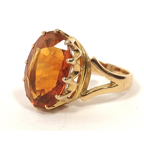 126 - Citrine ring in 18ct gold, size 'G' 4.7g