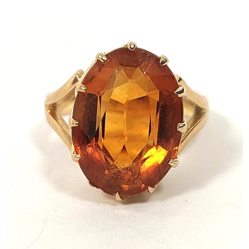 126 - Citrine ring in 18ct gold, size 'G' 4.7g