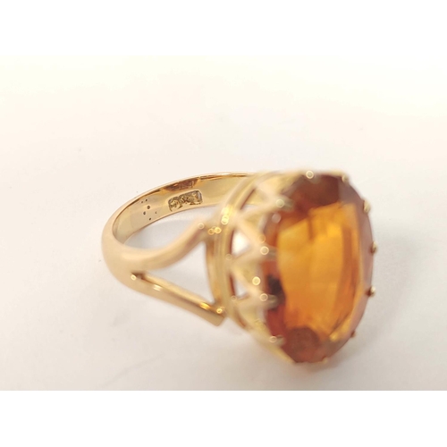 126 - Citrine ring in 18ct gold, size 'G' 4.7g