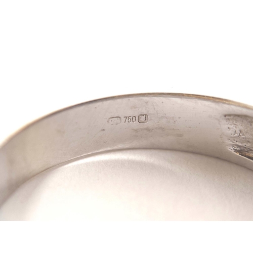 137 - Diamond ring with slant and band of brilliants in white gold '18k' . Size 'L½', 5g