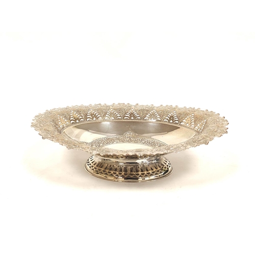 139 - Silver oval fruit dish, pierced and embossed Sheffield 1896. 520g, 17oz, 29cm.