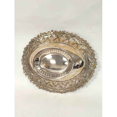 139 - Silver oval fruit dish, pierced and embossed Sheffield 1896. 520g, 17oz, 29cm.