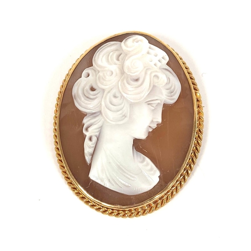 145 - Cameo brooch with portrait of a girl, 9ct gold. Also a simulated pearl necklace with yellow metal cl... 