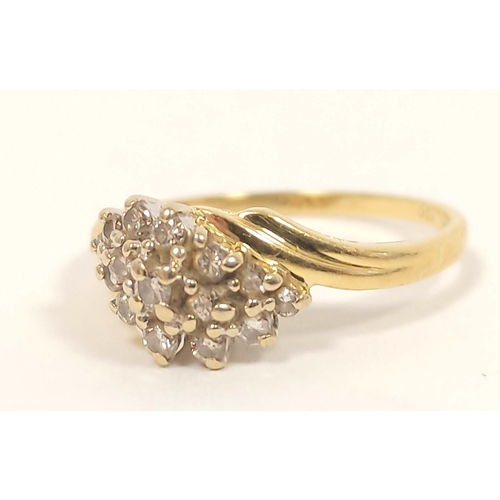 153 - Two diamond rings with small brilliants in 18ct gold. 5g