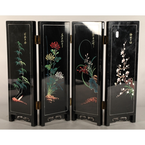 460 - Oriental foldable table screen,  62 x 45 cm