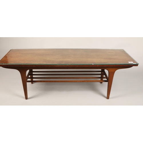 520 - Mid century teak table with shelf 122 x 42 x 41 cm