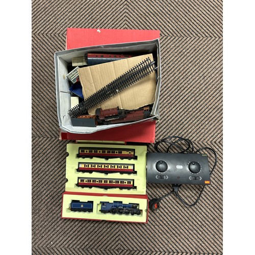 353 - Assorted model railway parts and HM 2000 controller